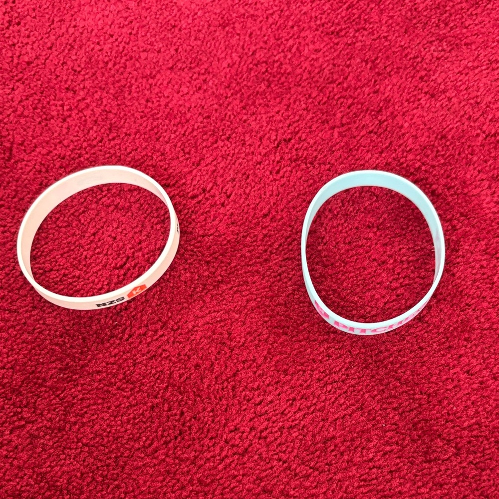 2 Pitchers Only Silicone Wristbands - Picture 2 of 4